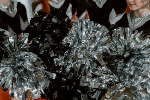 Kuvituskuva uutiseen: Netflix-sarja nosti Dallas Cowboys Cheerleaders -ryhmän uuteen julkisuuteen (dallas cowboys …