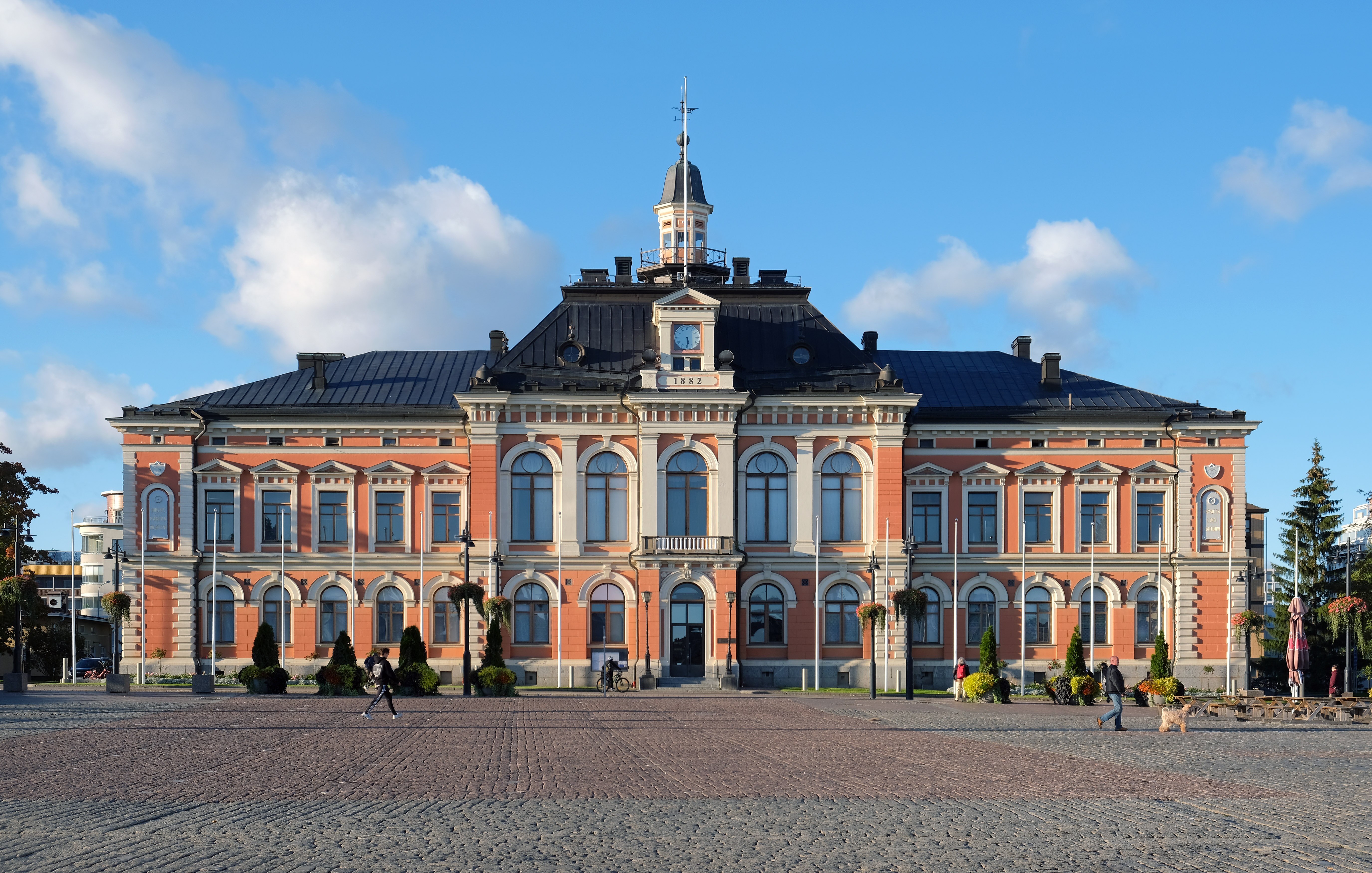 Arkistokuva: Kuopion kaupungintalon julkisivu syyskuussa 2020.