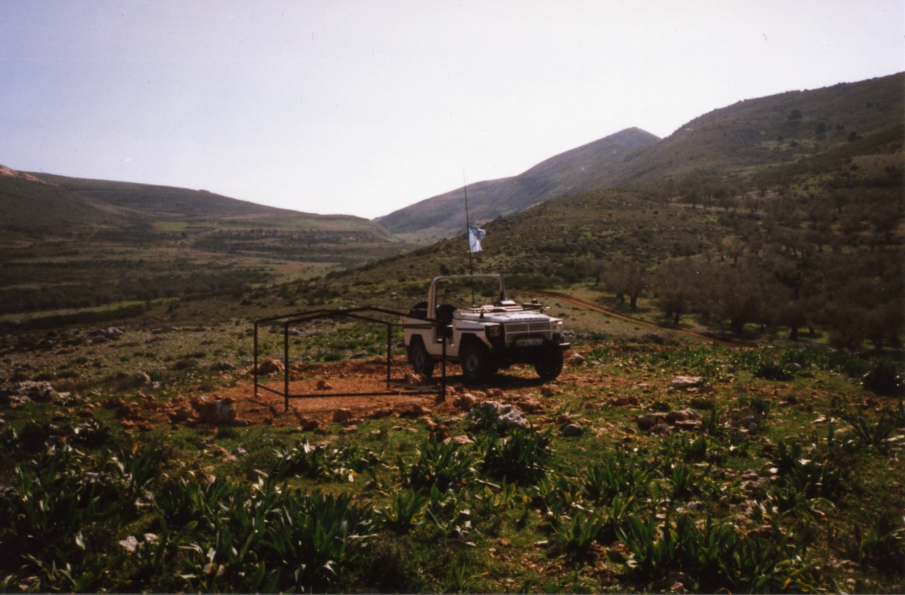 Arkistokuva: UNIFIL-operaation Peugeot P4 -ajoneuvo Libanonissa huhtikuussa 1989.