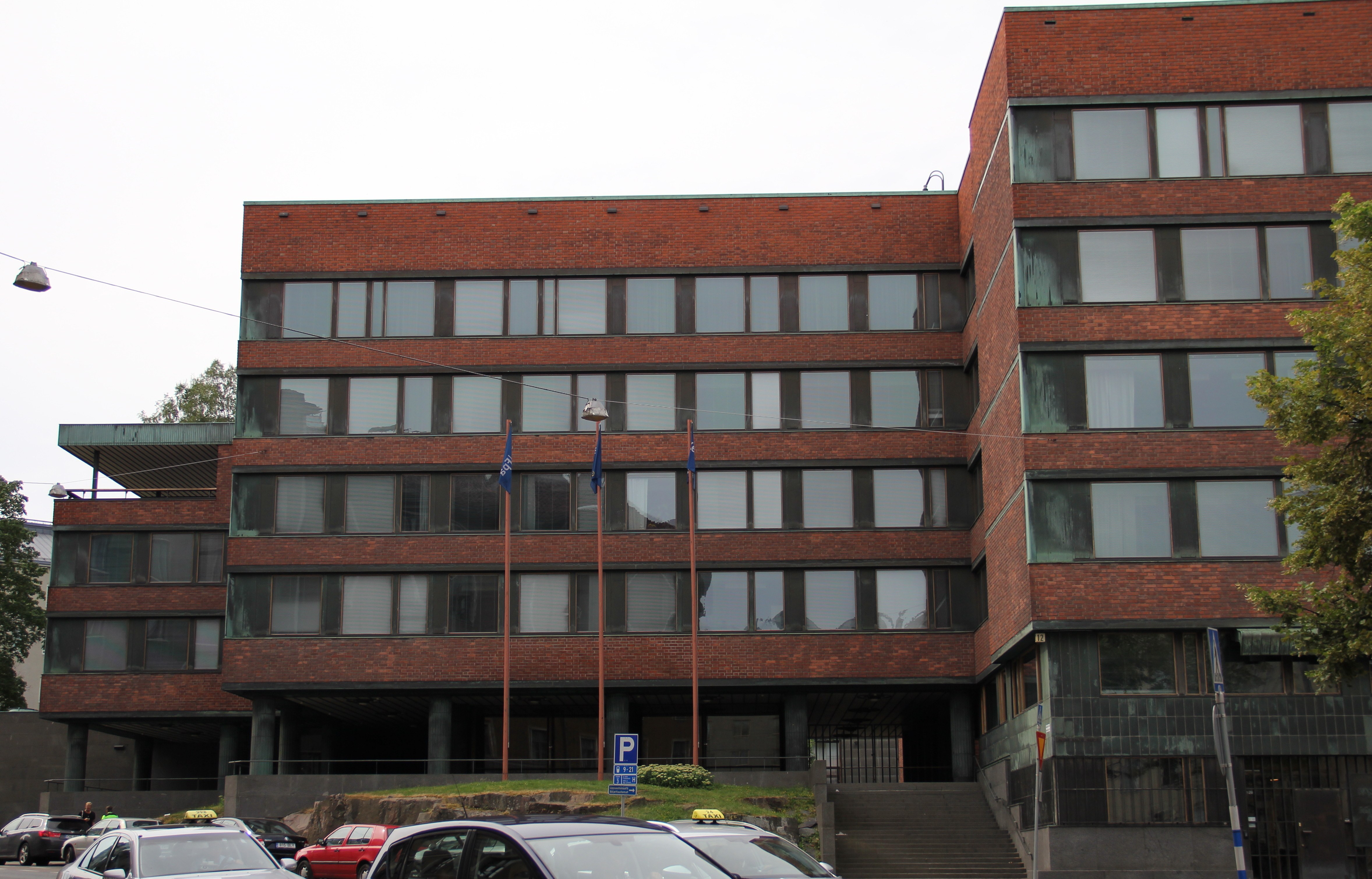 Arkistokuva: Kelan päätoimitalon punatiilinen julkisivu Helsingissä elokuussa 2014.